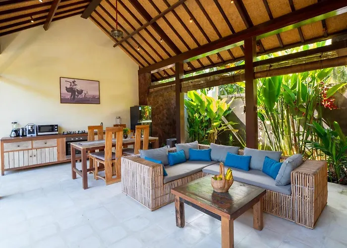 Ruby Romance Oceanside Villa *